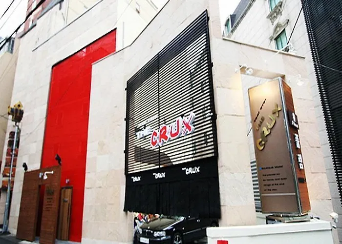 Crux Hotel