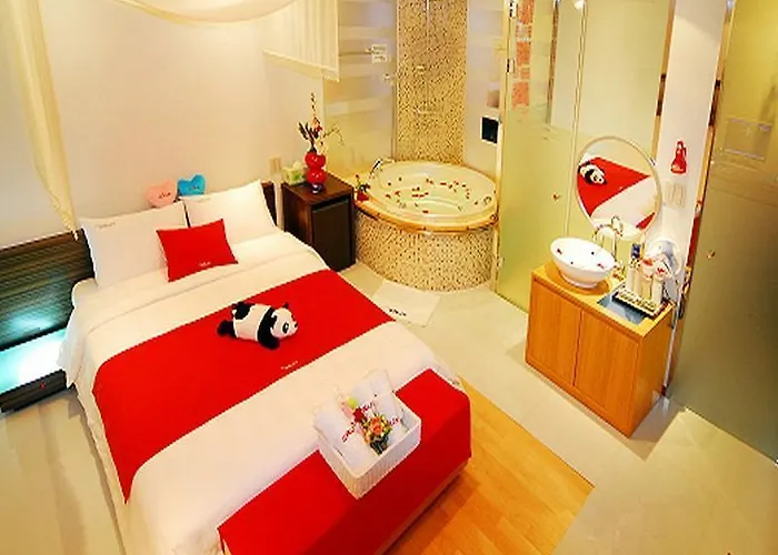 Crux Hotel